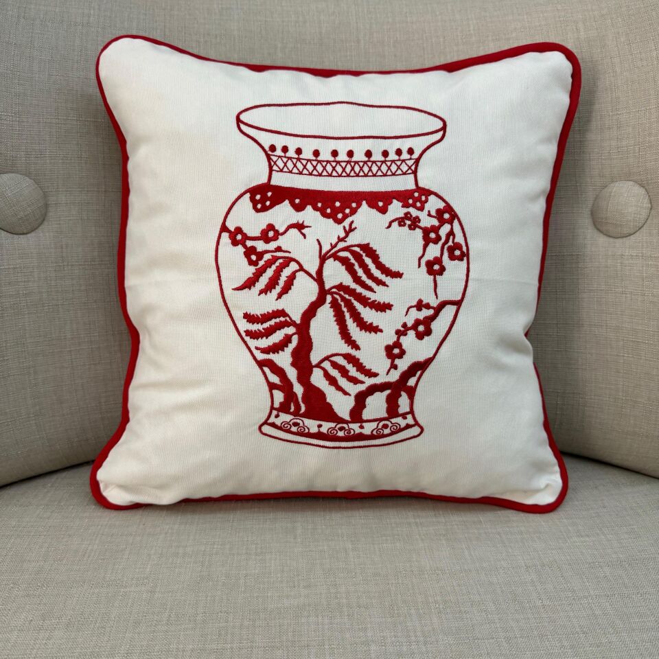 Kırmızı Vazo Nakışlı/Biyeli Kırlent Kılıfı