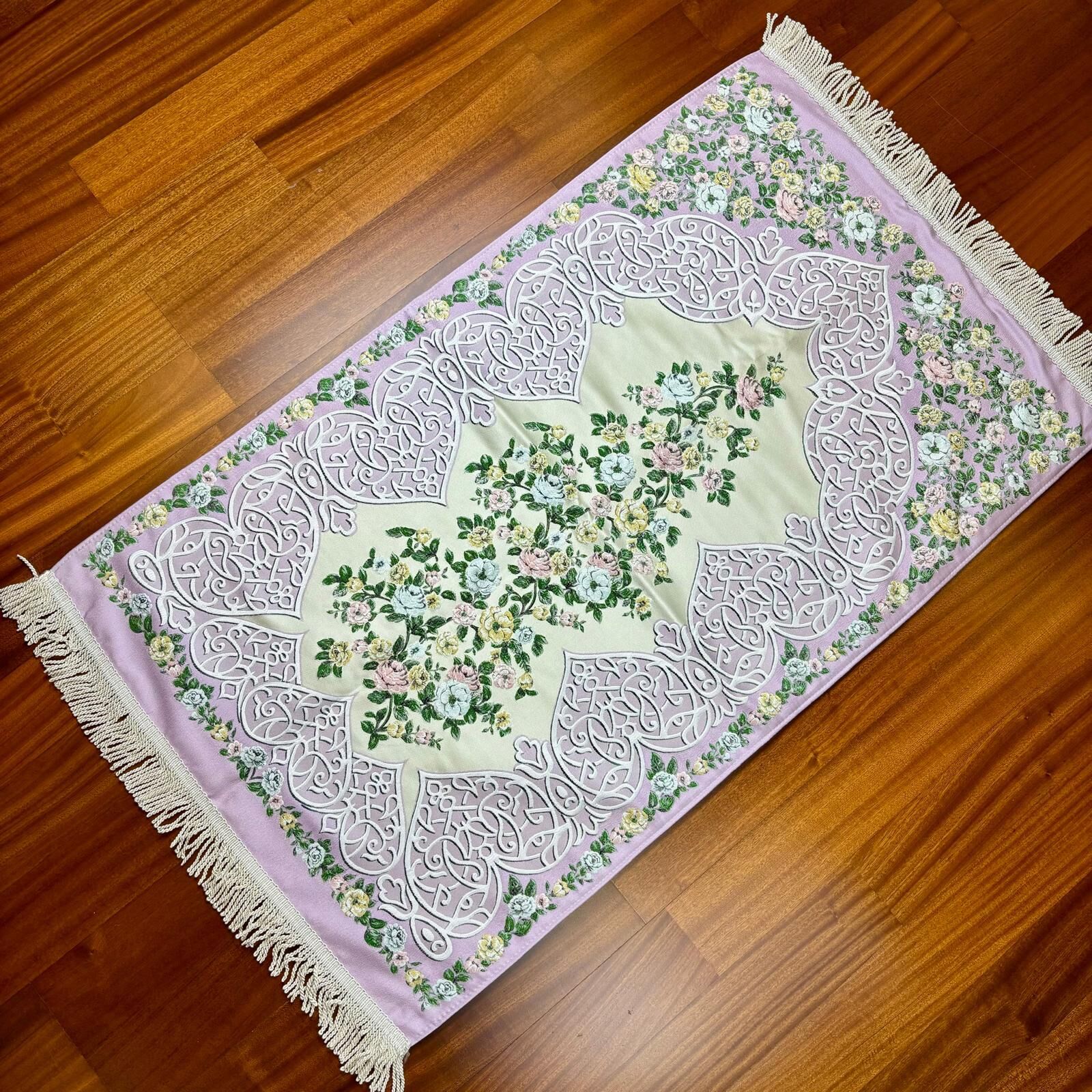 Goblen Desenli Saten Dokuma Seccade Lila