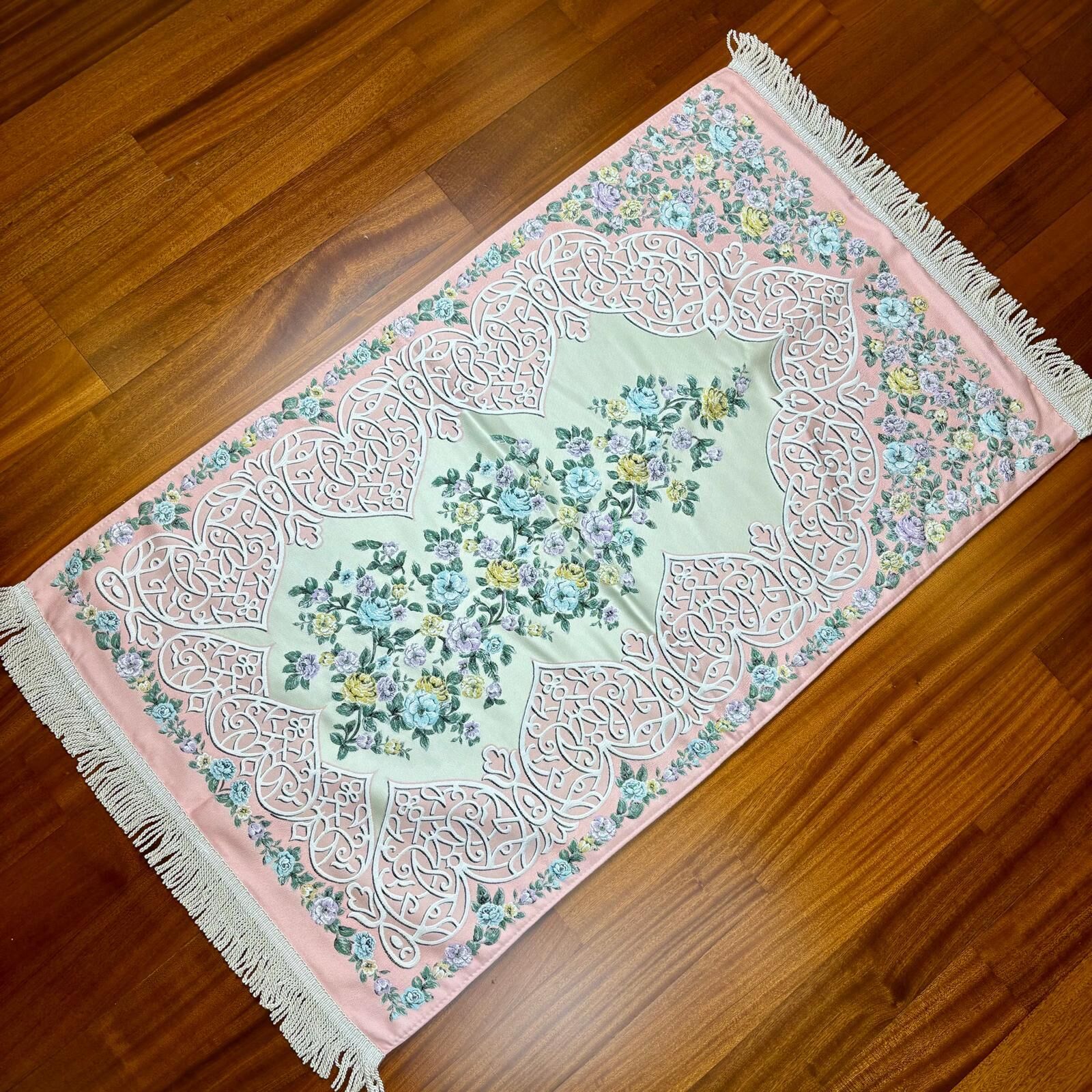 Goblen Desenli Saten Dokuma Seccade Somon Pembe