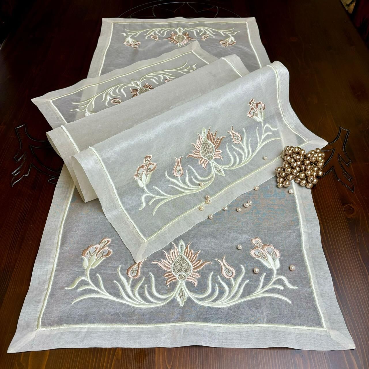 Ödemiş İpeği Hatayi Nakışlı İki Parça Salon Takımı