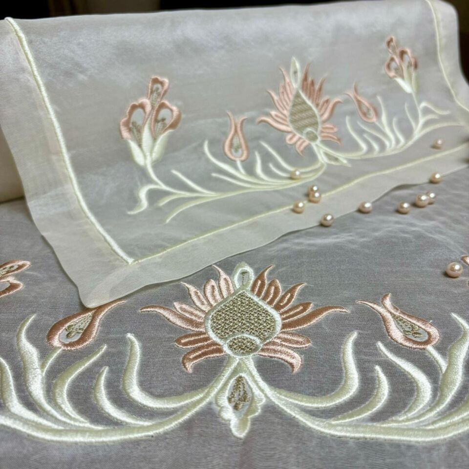 Ödemiş İpeği Hatayi Nakışlı İki Parça Salon Takımı