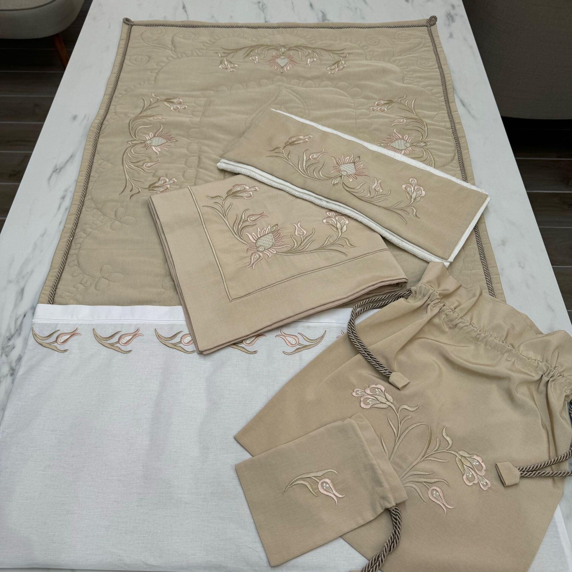 Hatayi Nakışlı 5 Parça Seccade/Bohça Takımı Bej