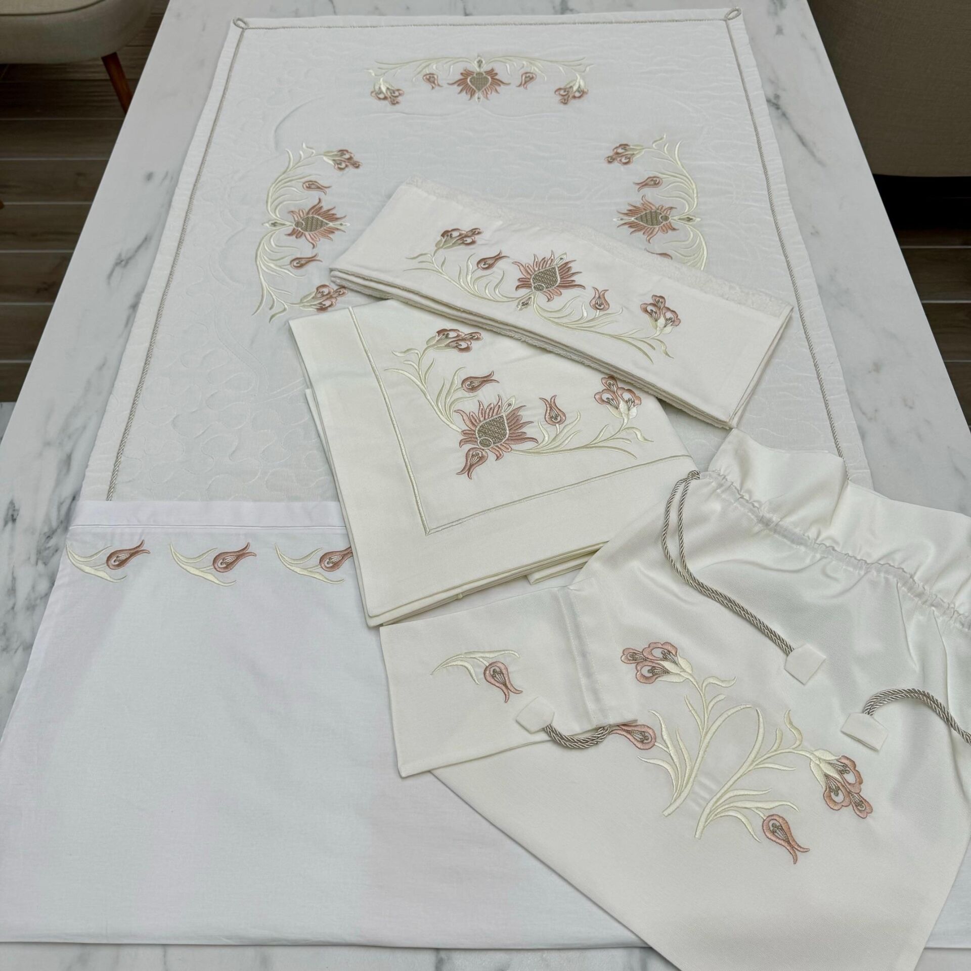 Hatayi Nakışlı 5 Parça Seccade/Bohça Takımı Ekru