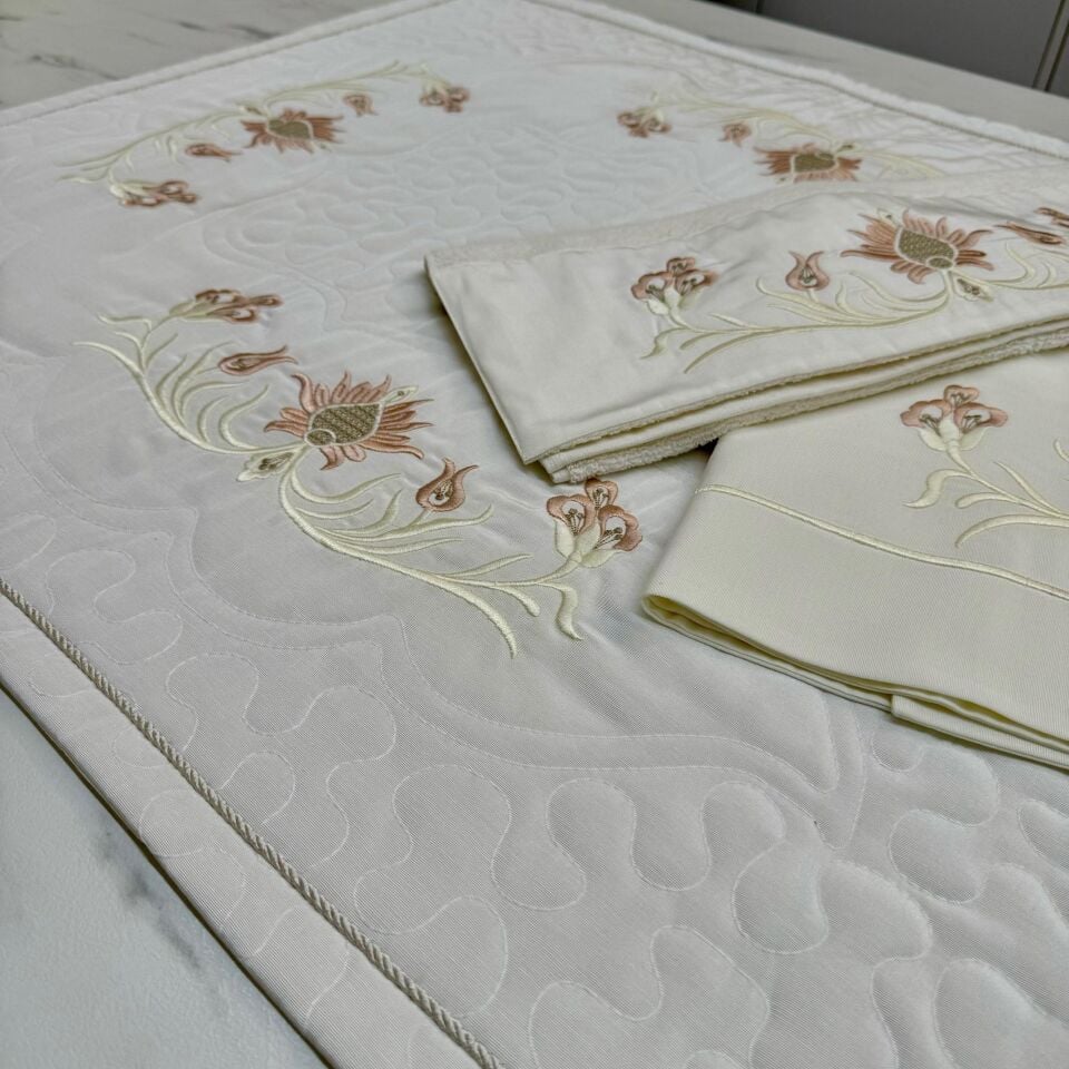 Hatayi Nakışlı 5 Parça Seccade/Bohça Takımı Ekru