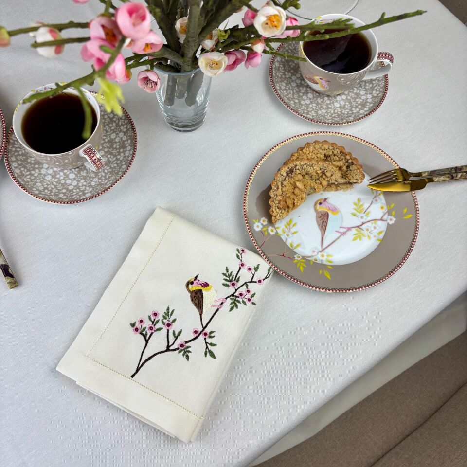 Kuş Nakışlı Masa Örtüsü Ve 8 Peçete Ekru
