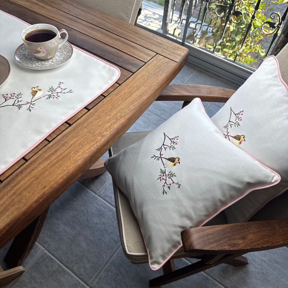 Kuş Nakışlı Biyeli 2'li Kırlent Kılıfı Ekru