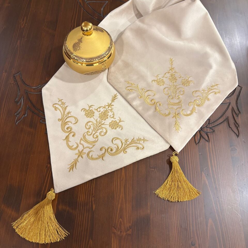 Sarma Nakışlı Krem Kadife Runner