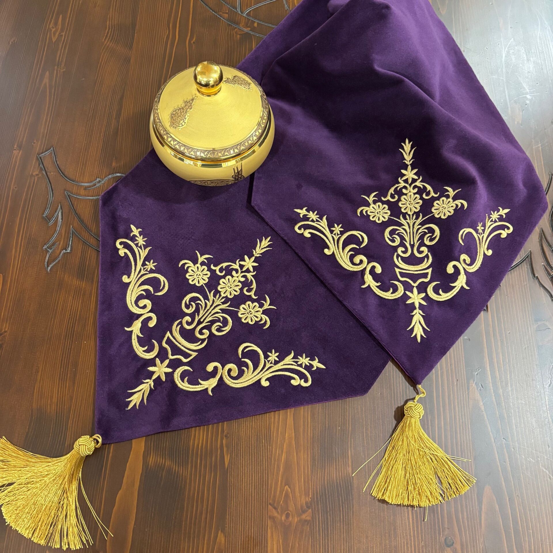 Sarma Nakışlı Mor Kadife Runner