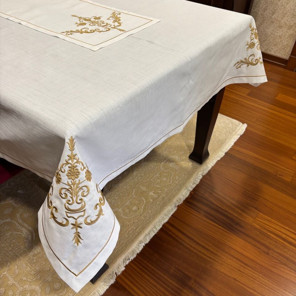 Gold Sarma Nakışlı Masa Örtüsü