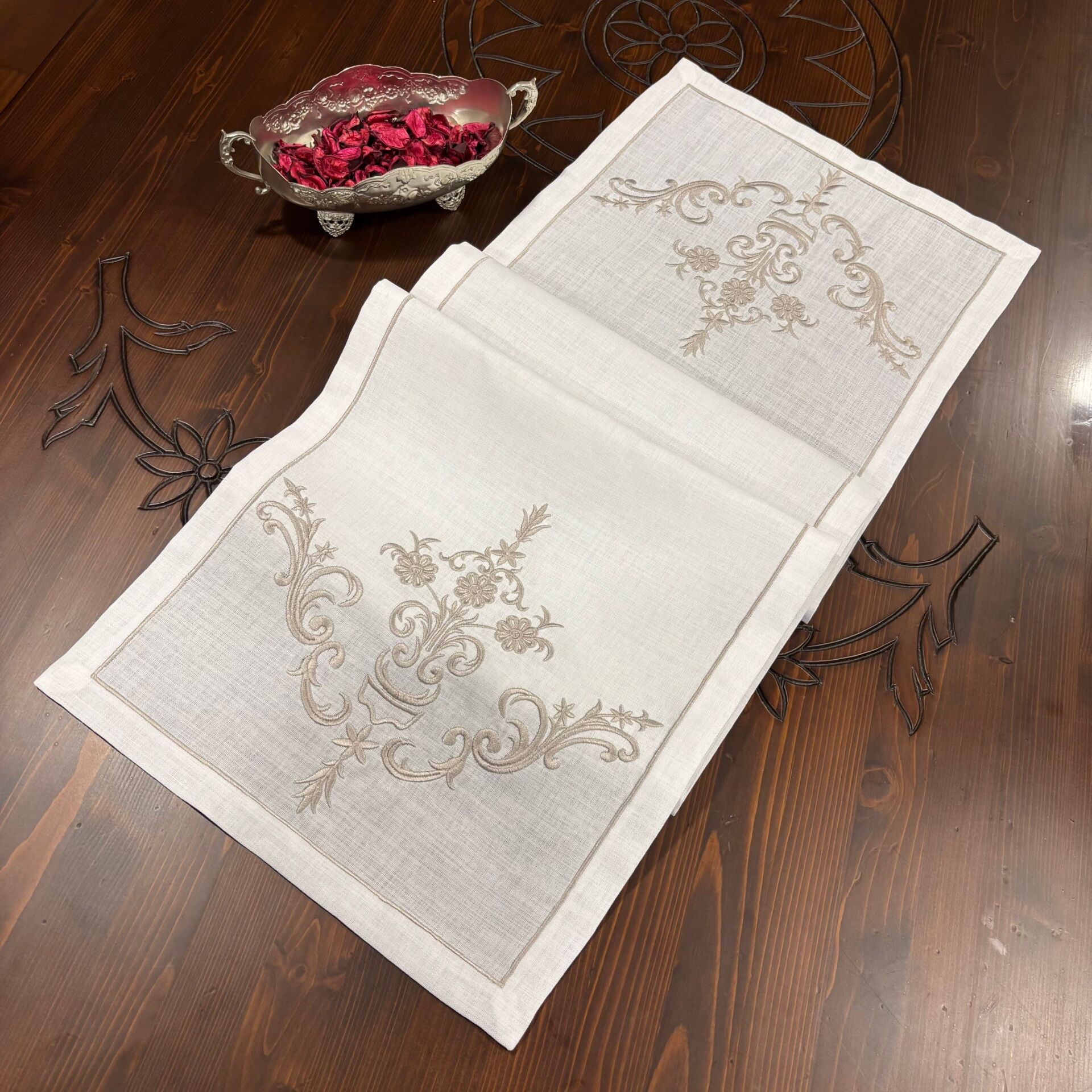 Gri Sarma Nakışlı İki Ucu İşlemeli Runner