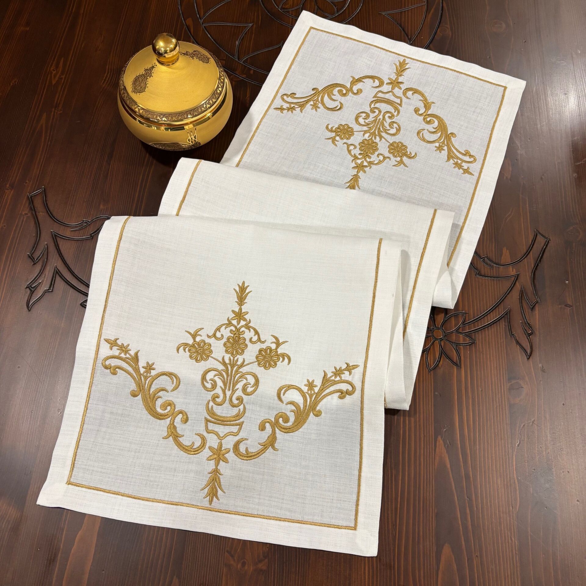 Gold Sarma Nakışlı İki Ucu İşlemeli Runner