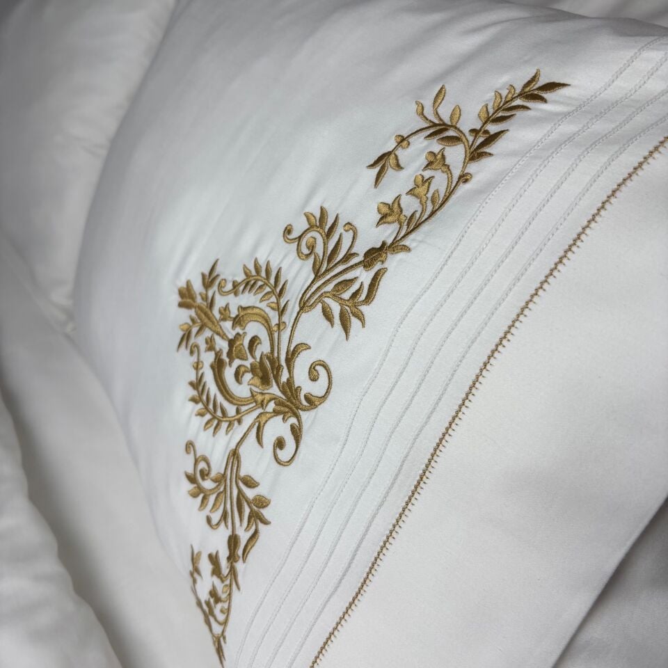 Klasik Sarma Nakışlı Nevresim Takımı Gold