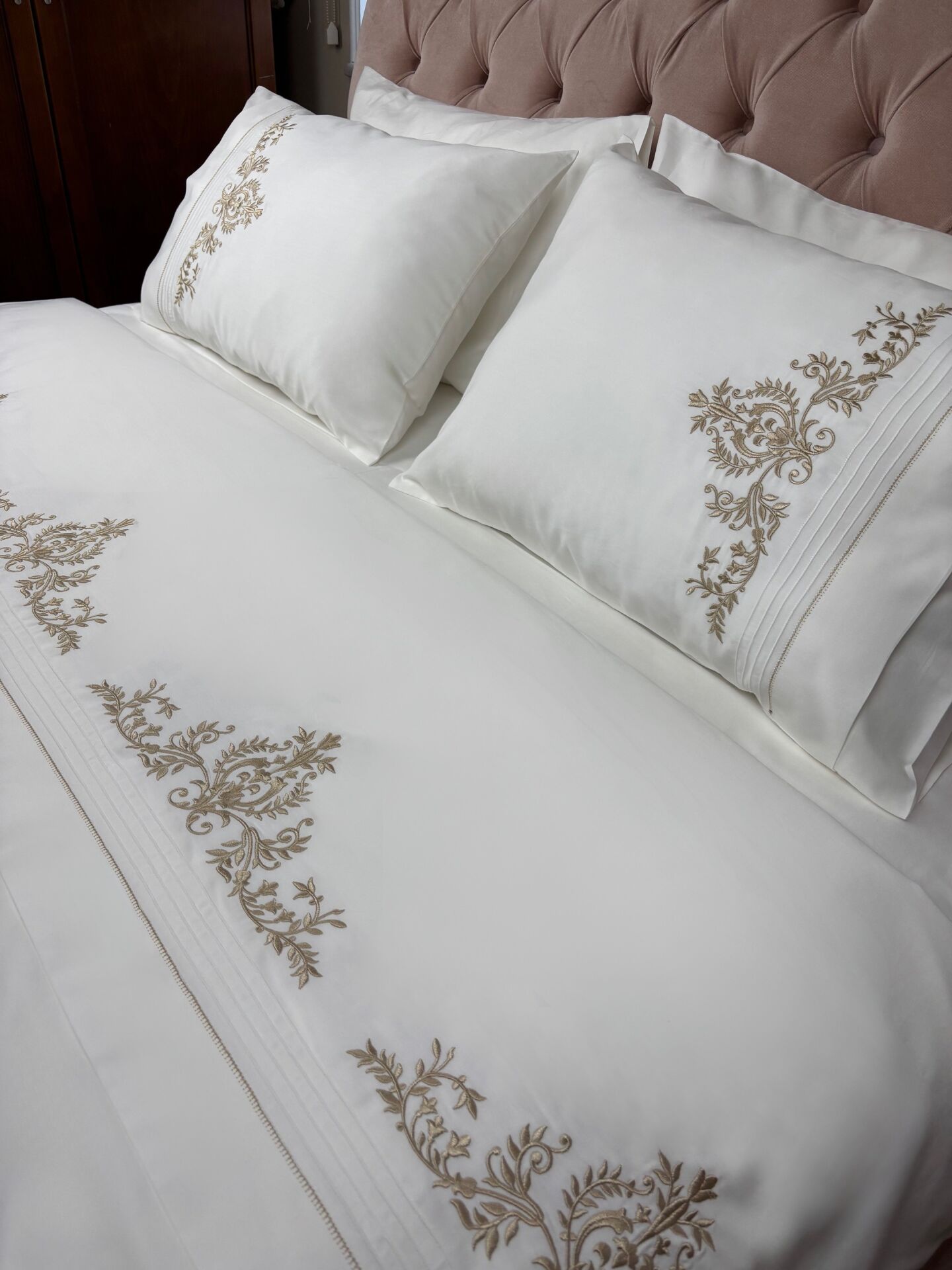 Klasik Sarma Nakışlı Nevresim Takımı Vizon