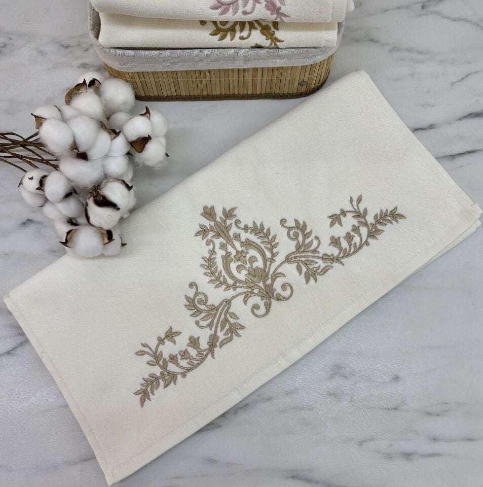 Sarma Nakışlı Kadife Havlu Vizon