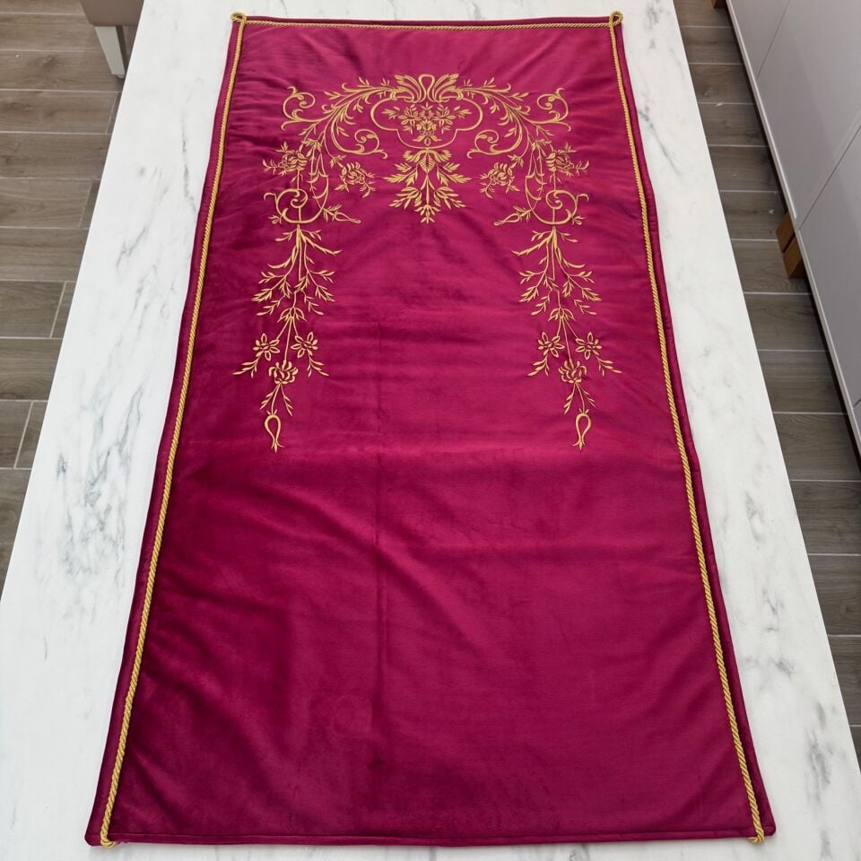 Sarma Nakışlı Kadife Seccade Fuşya