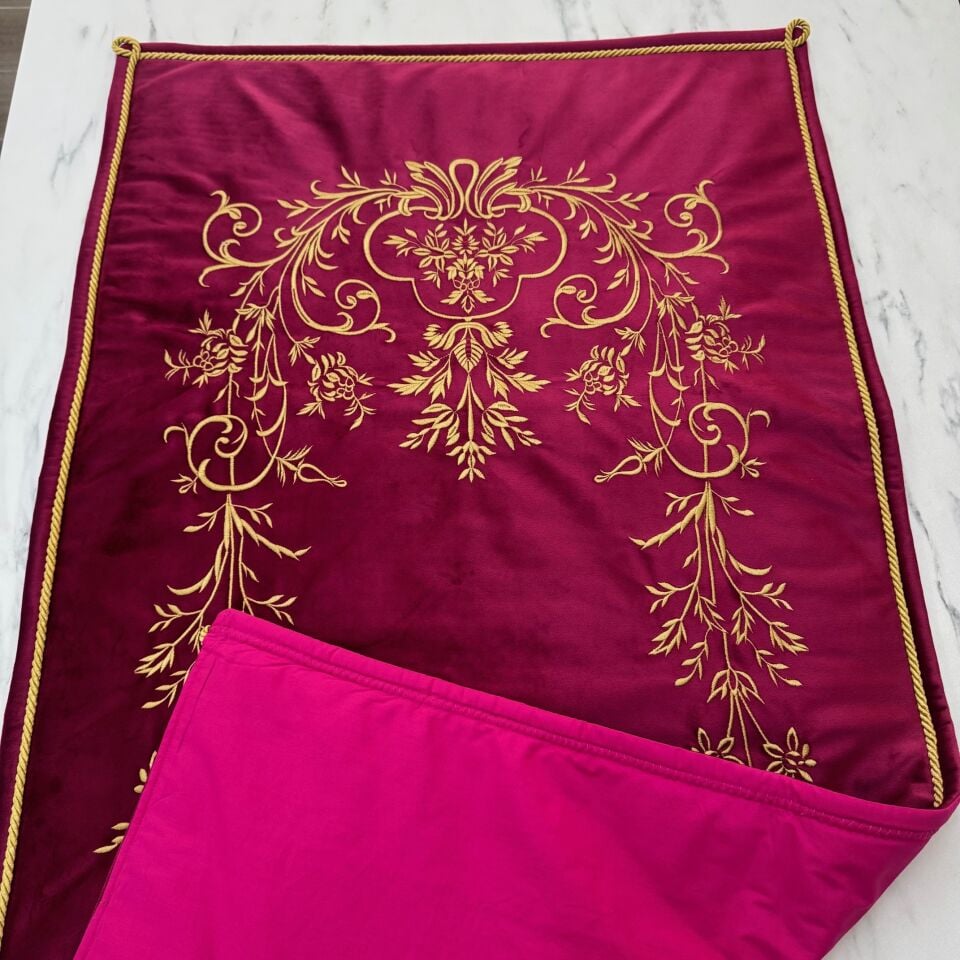 Sarma Nakışlı Kadife Seccade Fuşya