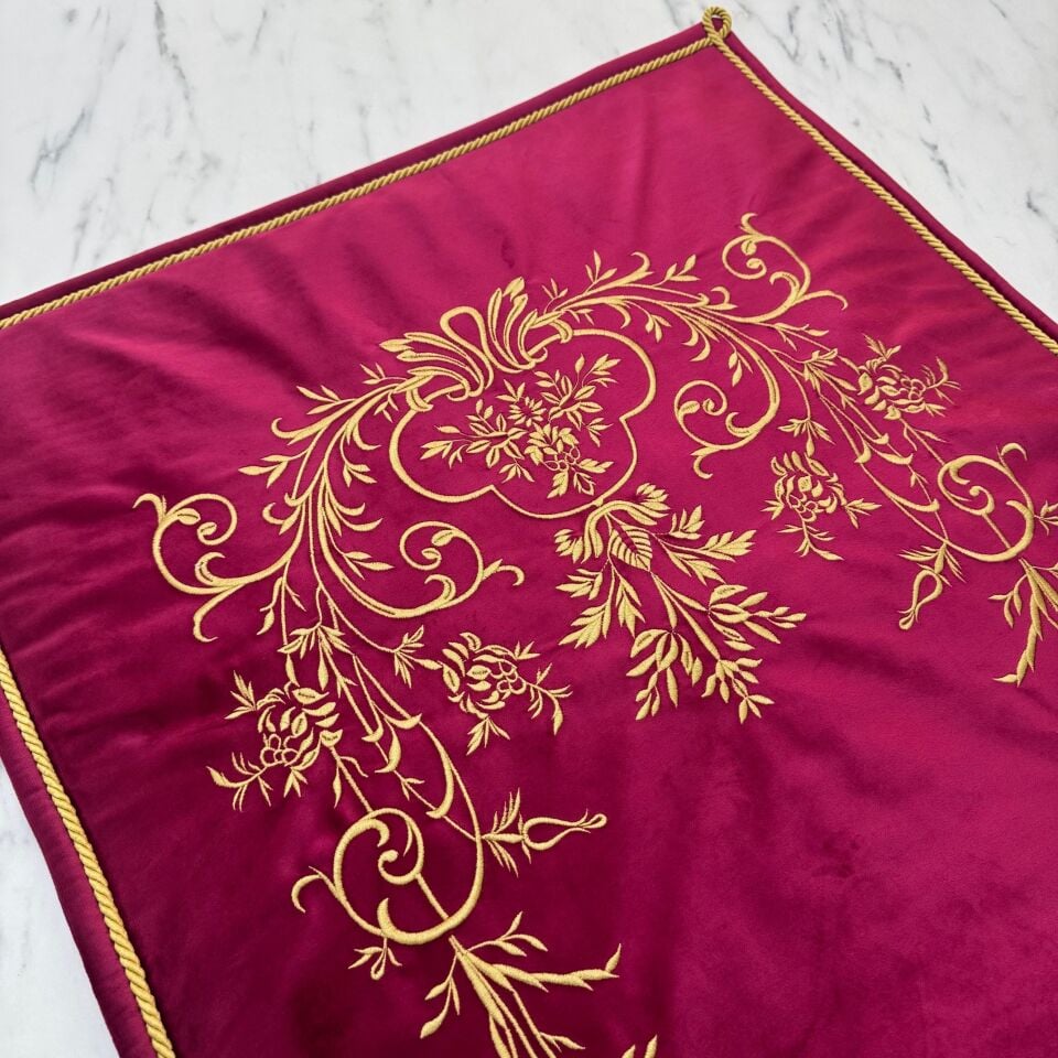 Sarma Nakışlı Kadife Seccade Fuşya