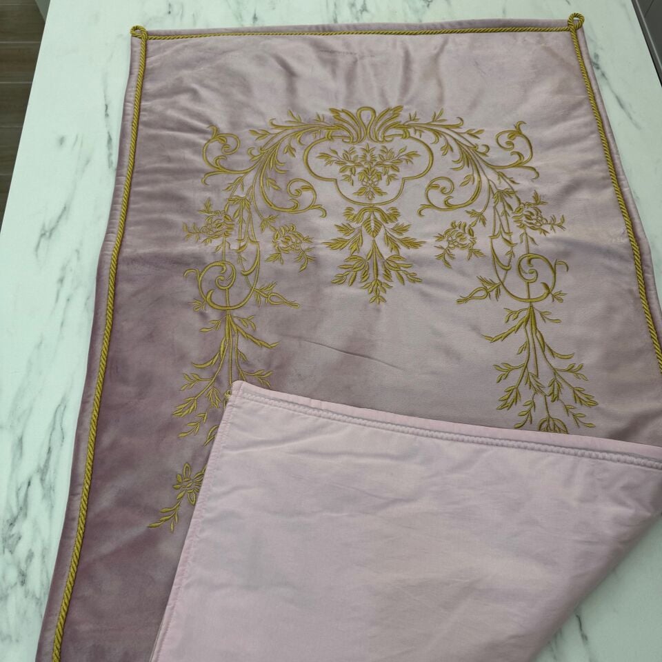 Sarma Nakışlı Kadife Seccade Pembe