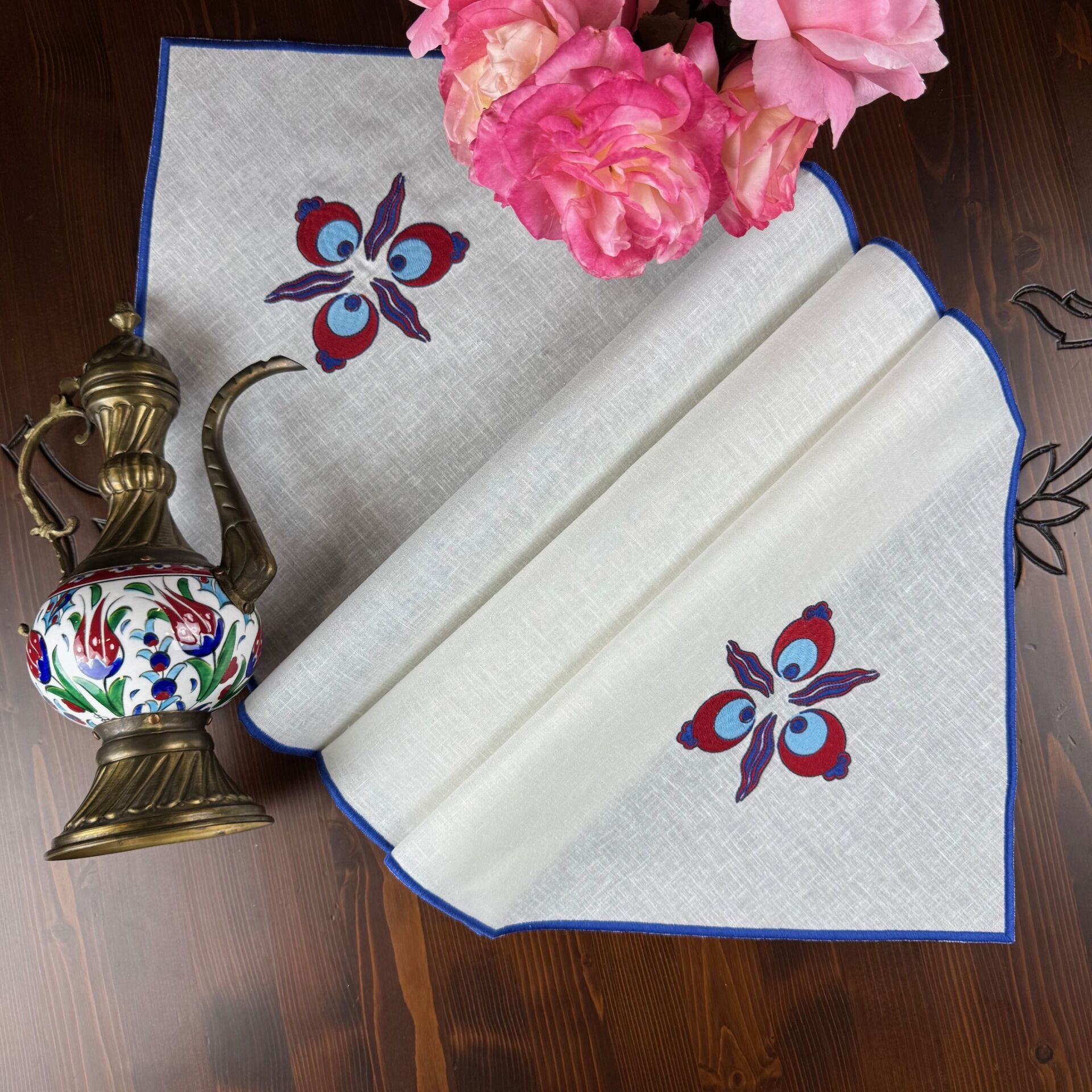 Çintemani İşlemeli Keten Runner