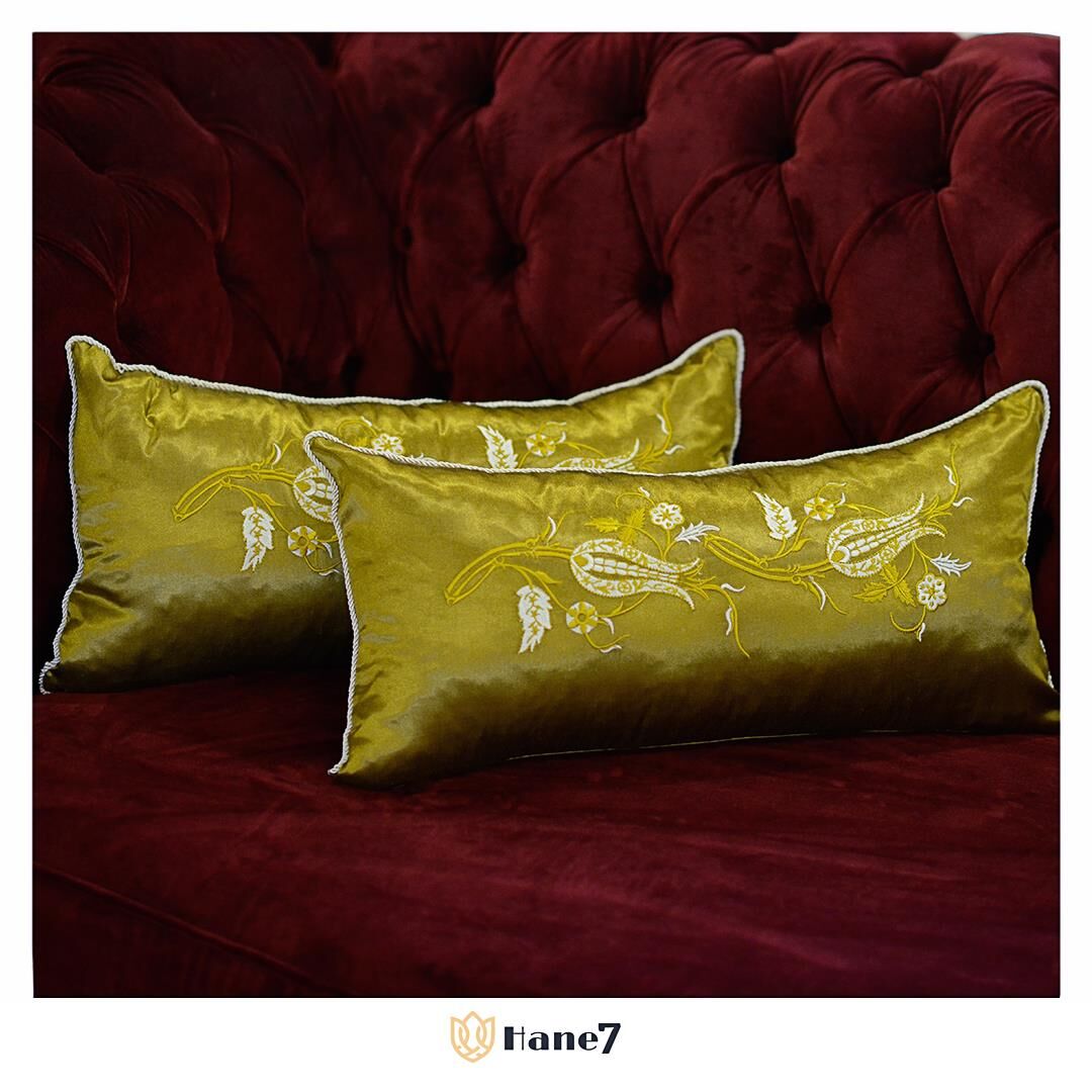 Lale Nakışlı Dikdörtgen Kırlent Kılıfı