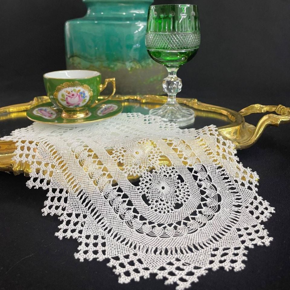 İğne Oyası Oval Tepsi Örtüsü