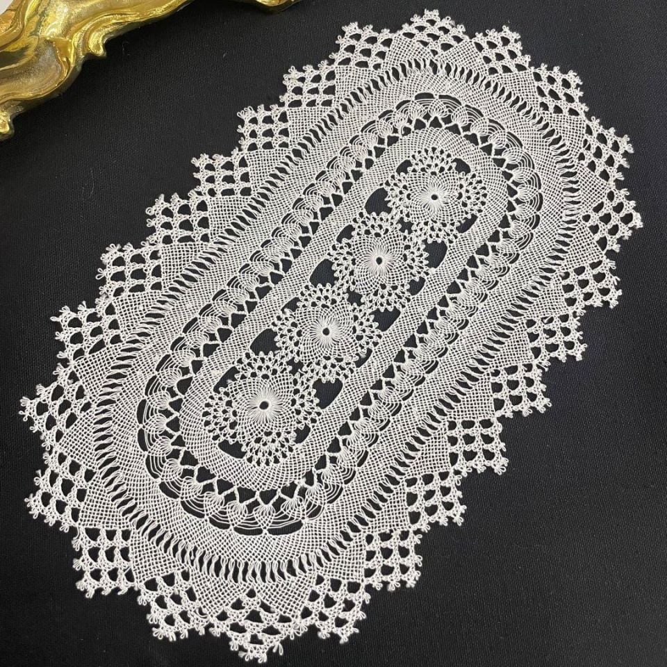 İğne Oyası Oval Tepsi Örtüsü