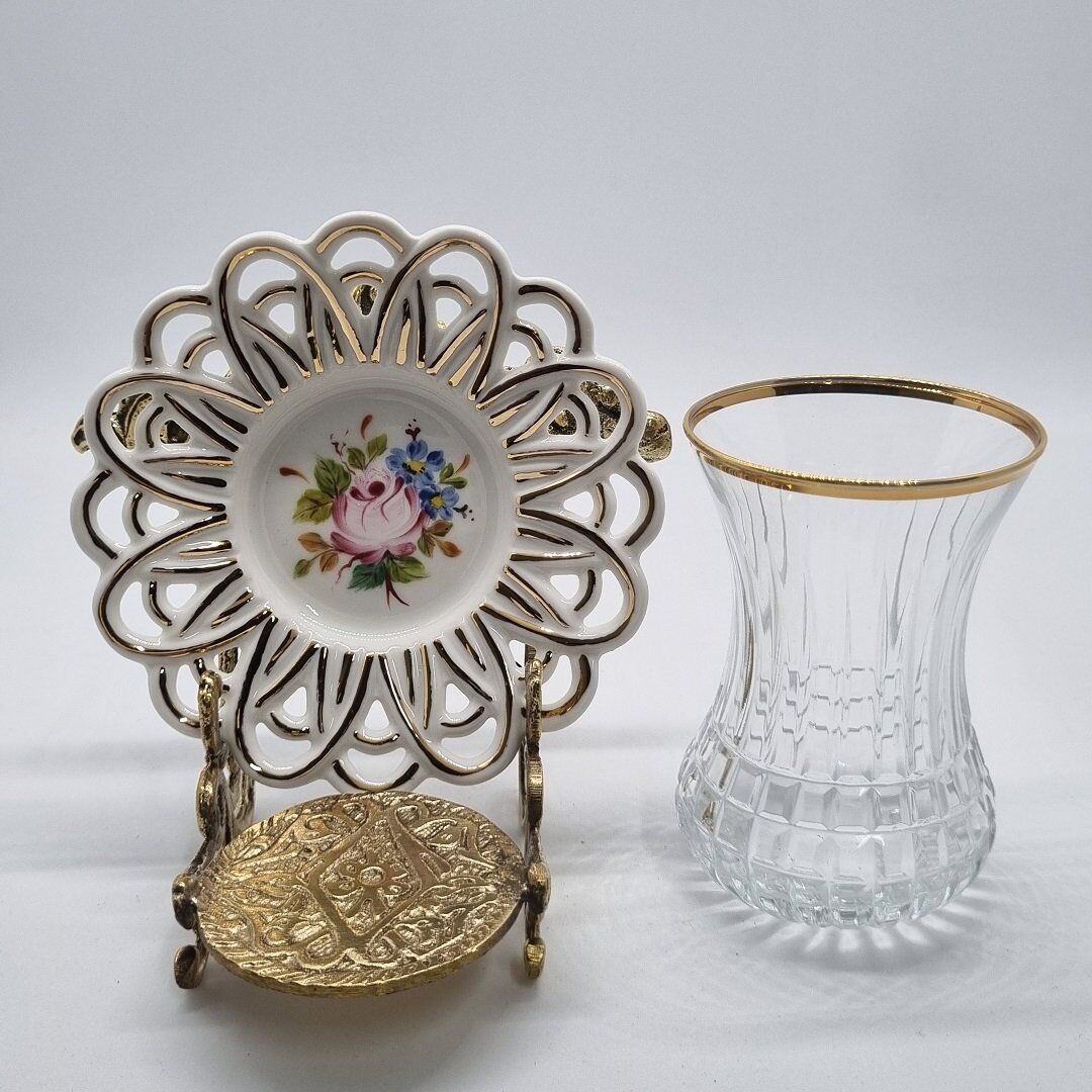 El Boyaması Dantel Çay Tabağı