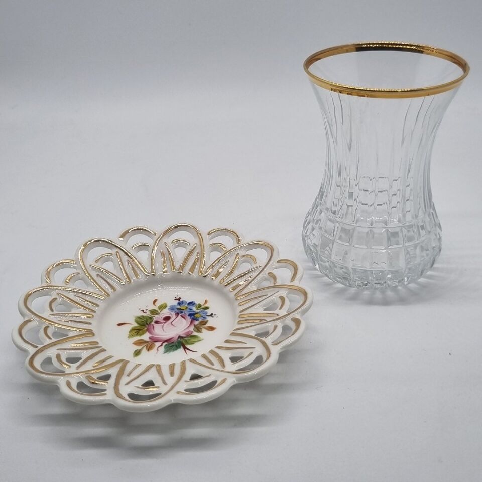 El Boyaması Dantel Çay Tabağı