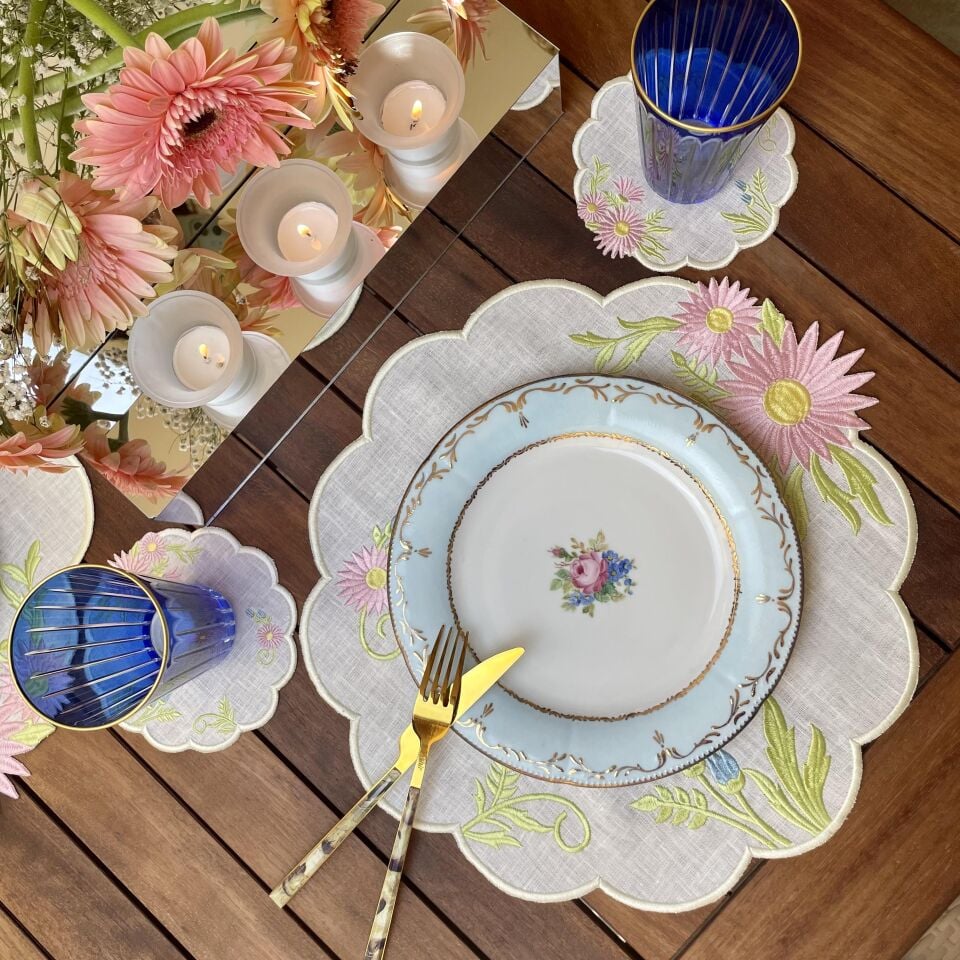 2'li Gerbera İşlemeli Keten Amerikan Servis/Supla