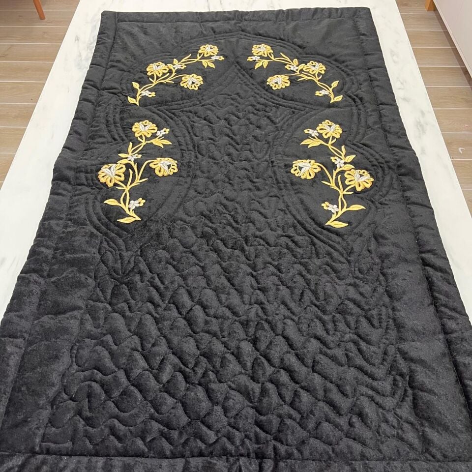 Maraş İşi Siyah Renk Kadife Seccade