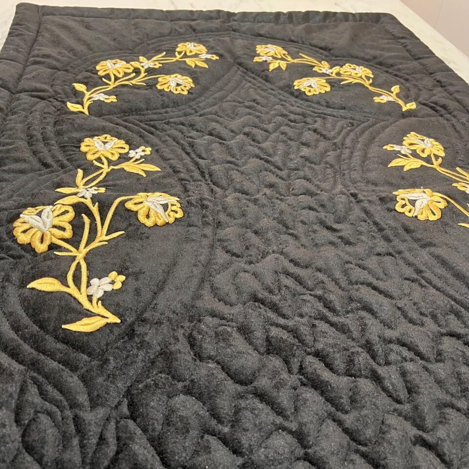 Maraş İşi Siyah Renk Kadife Seccade