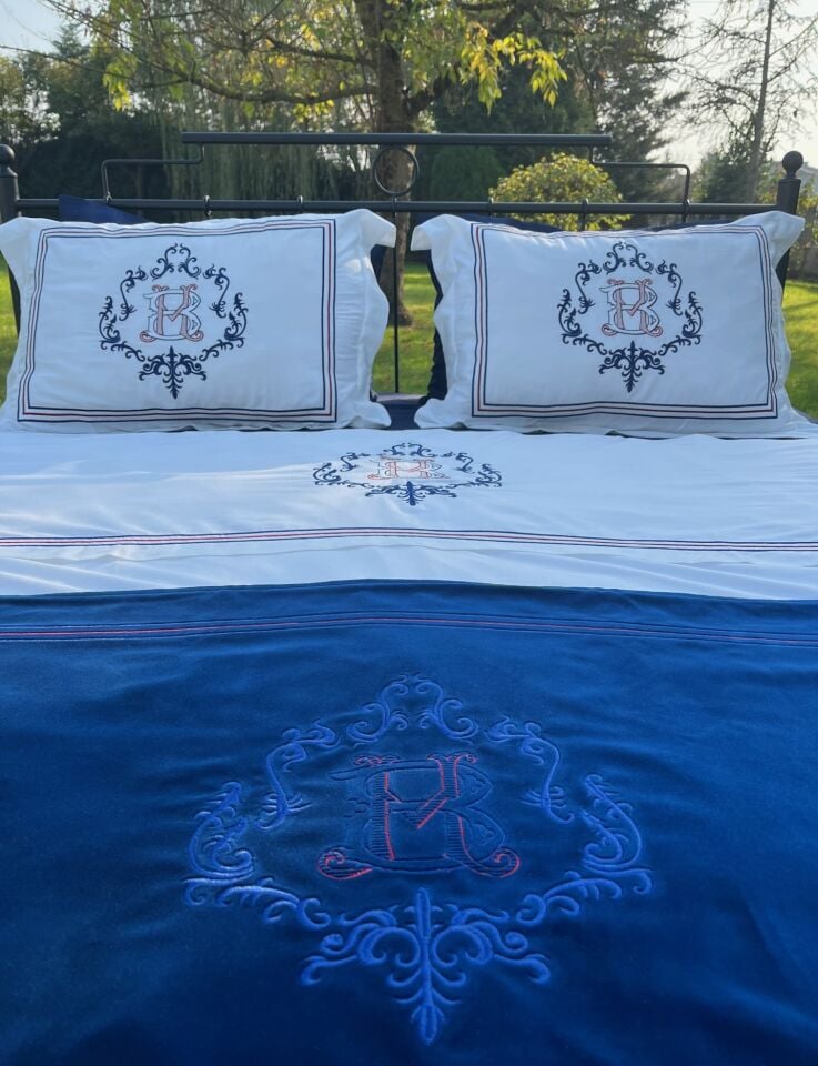Kişiye Özel Monogram Çift Kişilik Nevresim Takımı Çelenk Modelleri