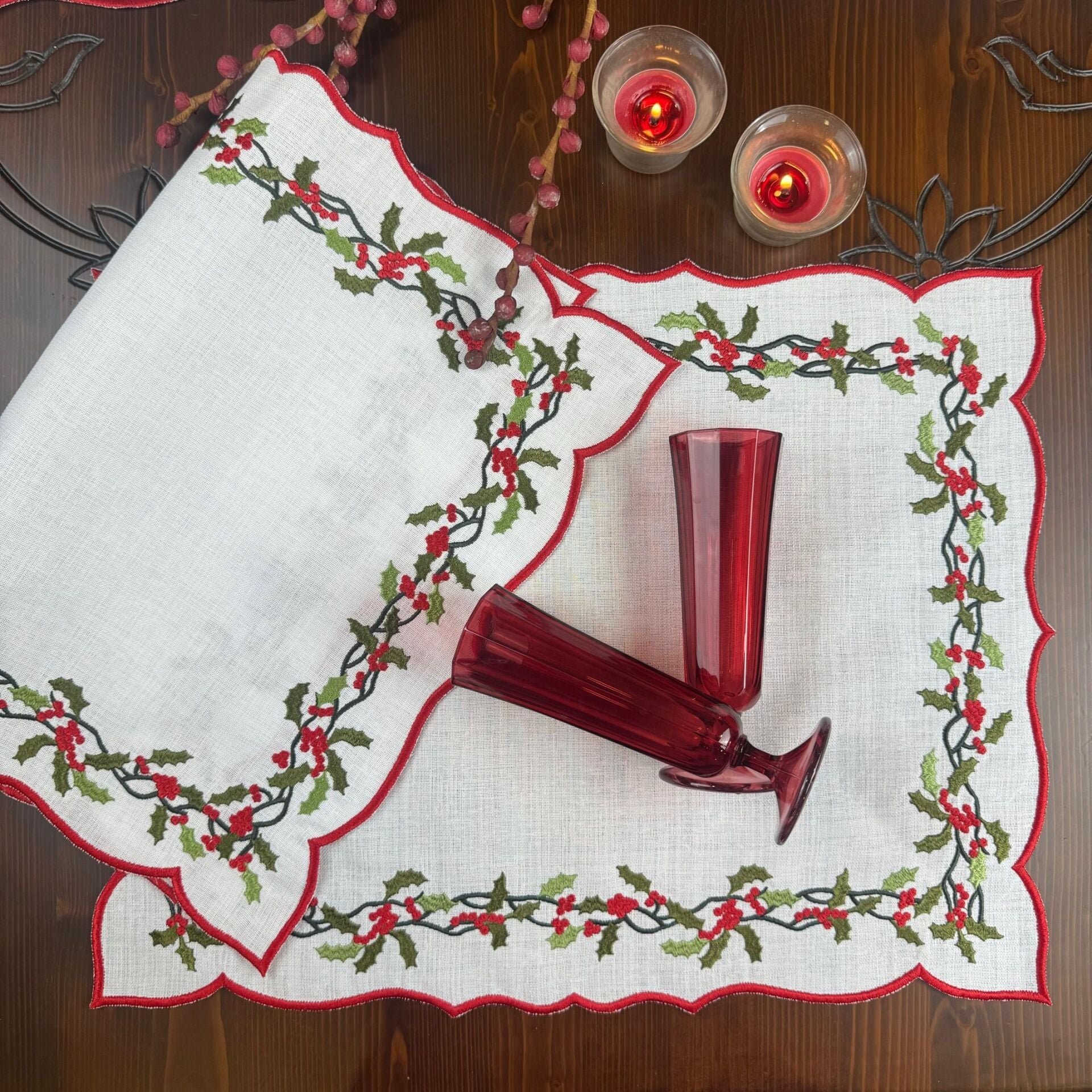 Mistletoe İşlemeli 2'li Amerikan Servis