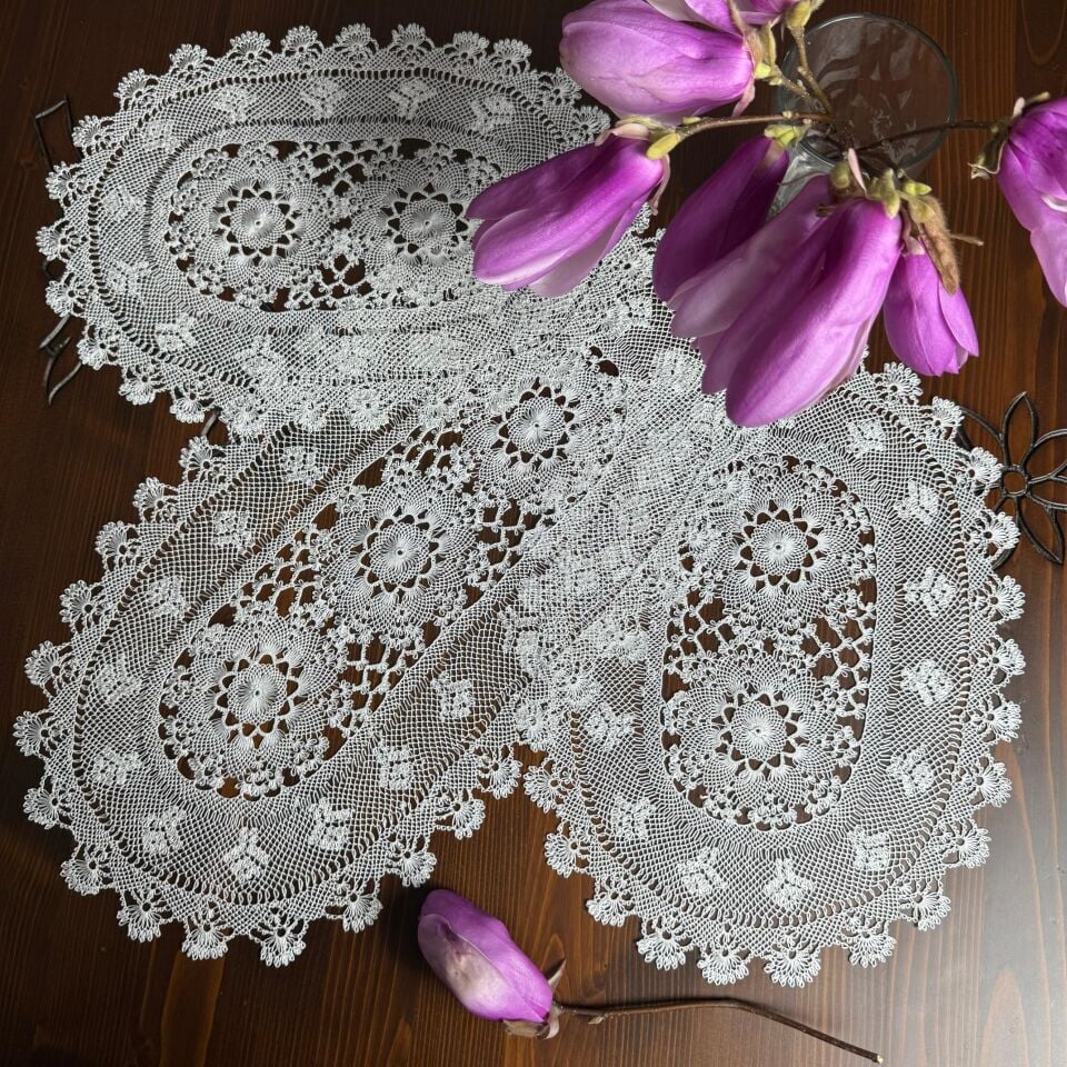 El İşi İğne Oyası Oval 3 Parça Örtü