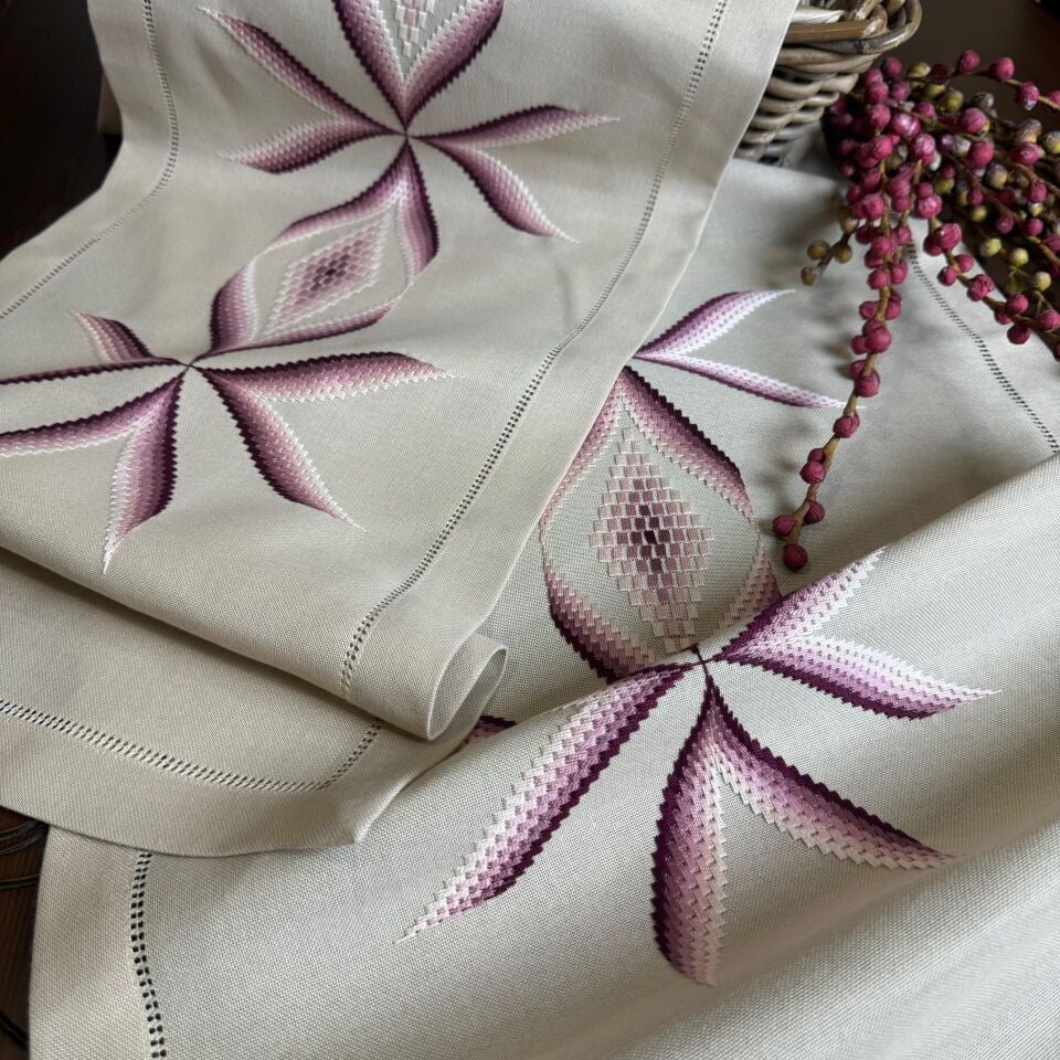 El İşlemesi Bej Bargello Nakışlı 3 Parça Salon Takımı