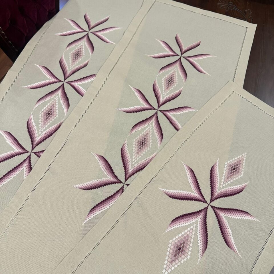 El İşlemesi Bej Bargello Nakışlı 3 Parça Salon Takımı