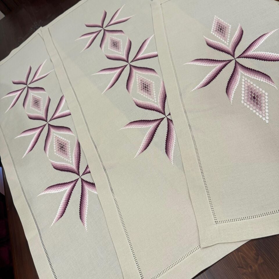 El İşlemesi Bej Bargello Nakışlı 3 Parça Salon Takımı