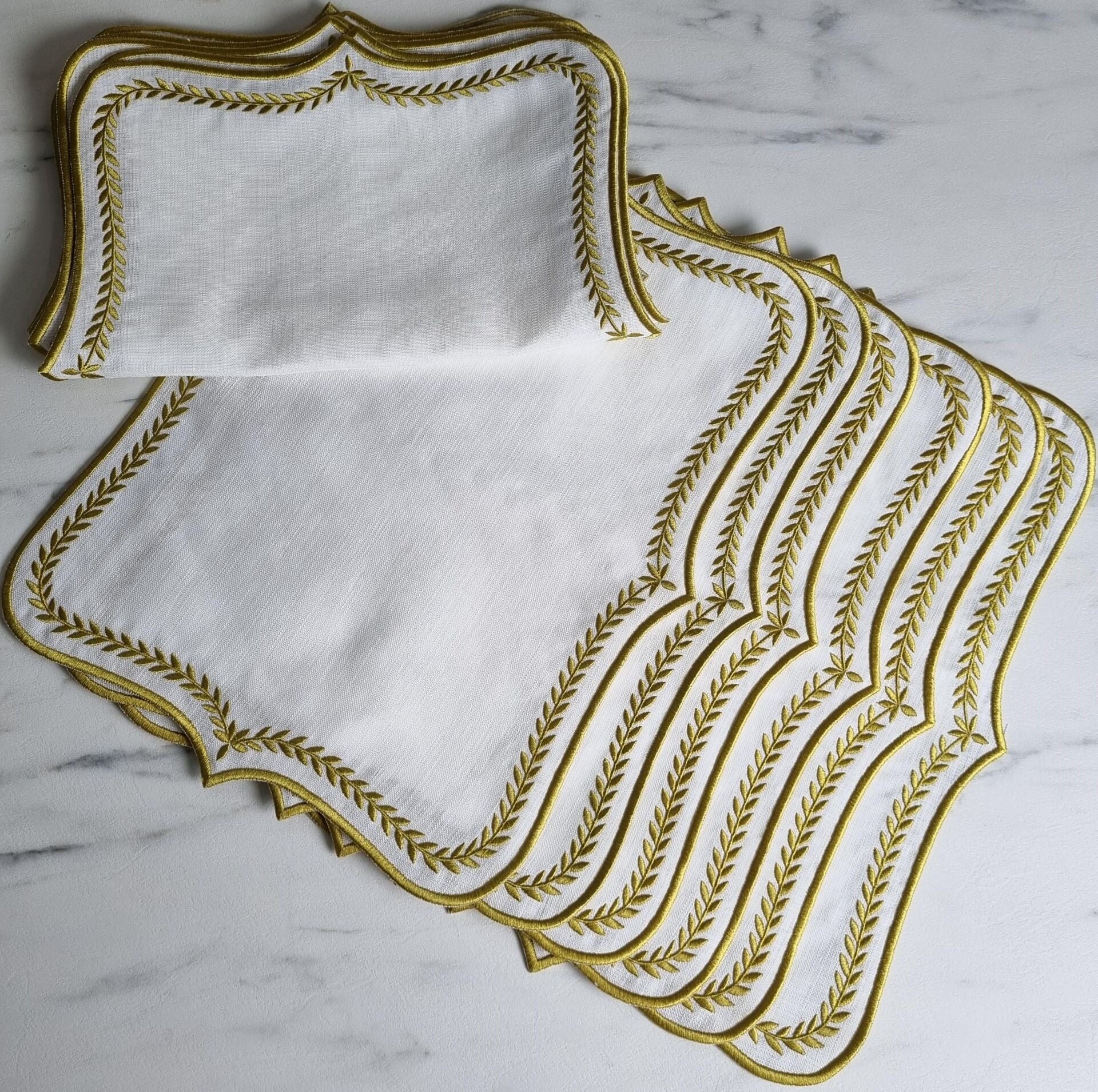 2'li Defne Gold İşlemeli Beyaz Amerikan Servis
