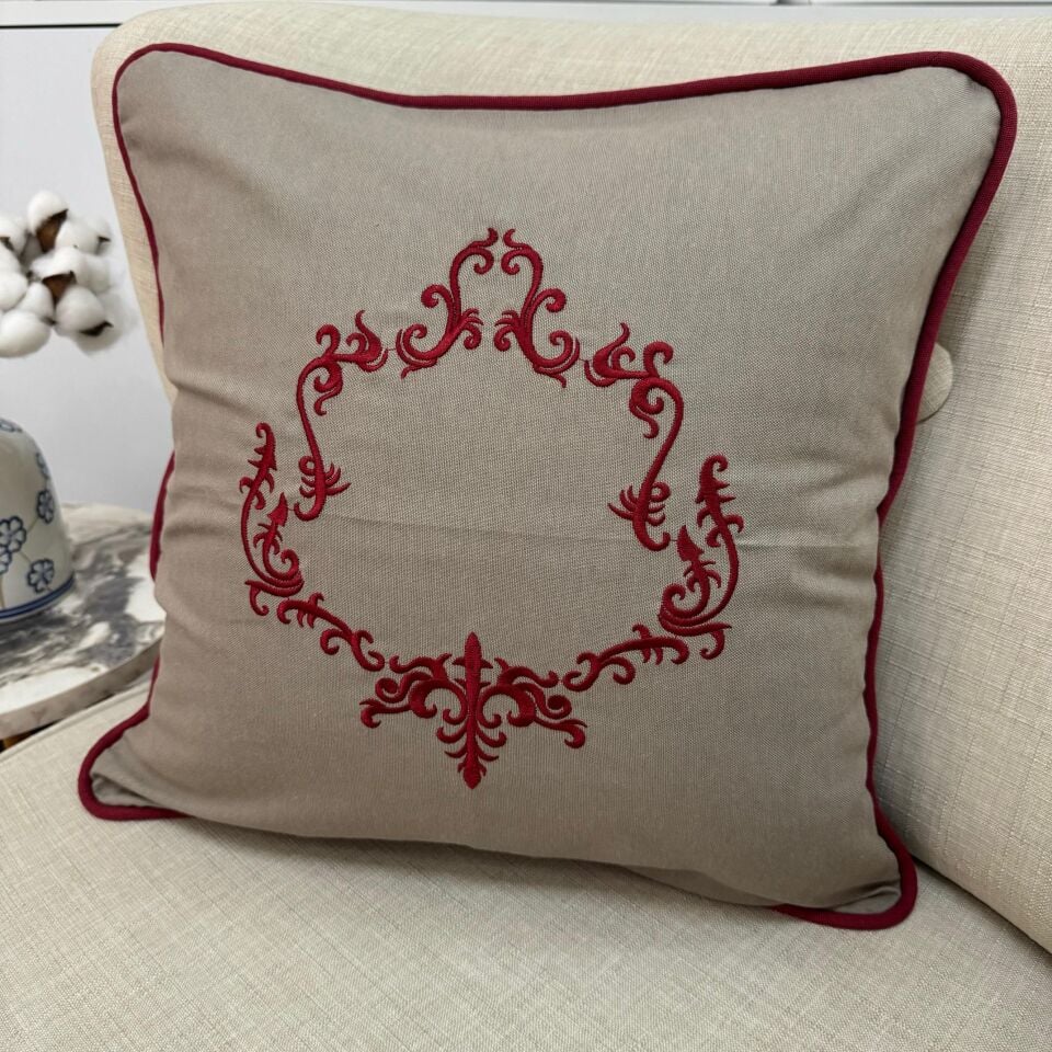 Bordo Çelenkli Gri Kırlent Kılıfı