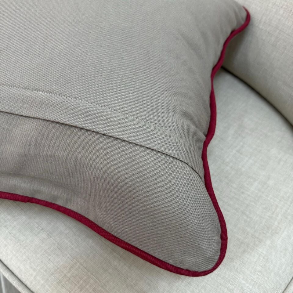 Bordo Çelenkli Gri Kırlent Kılıfı