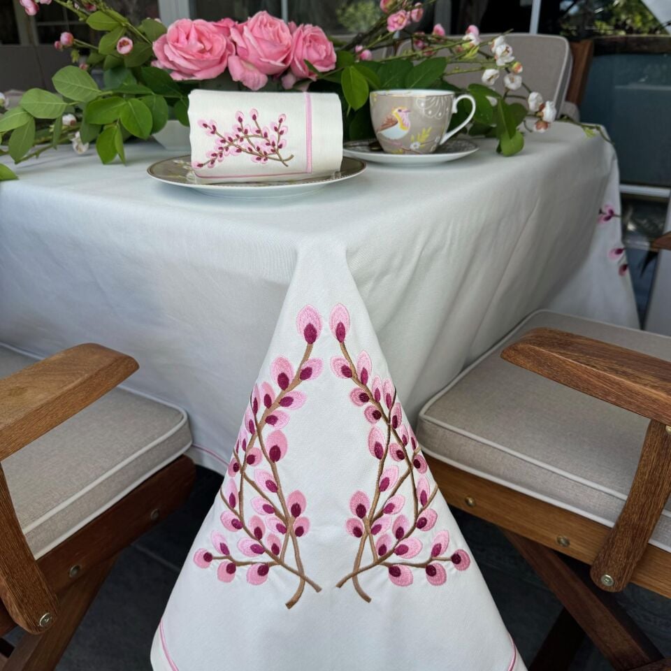 Bahar Dalı İşlemeli Masa Örtüsü Ve 8 Peçete