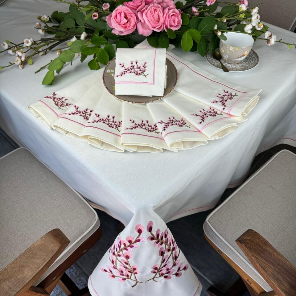Bahar Dalı İşlemeli Masa Örtüsü Ve 8 Peçete