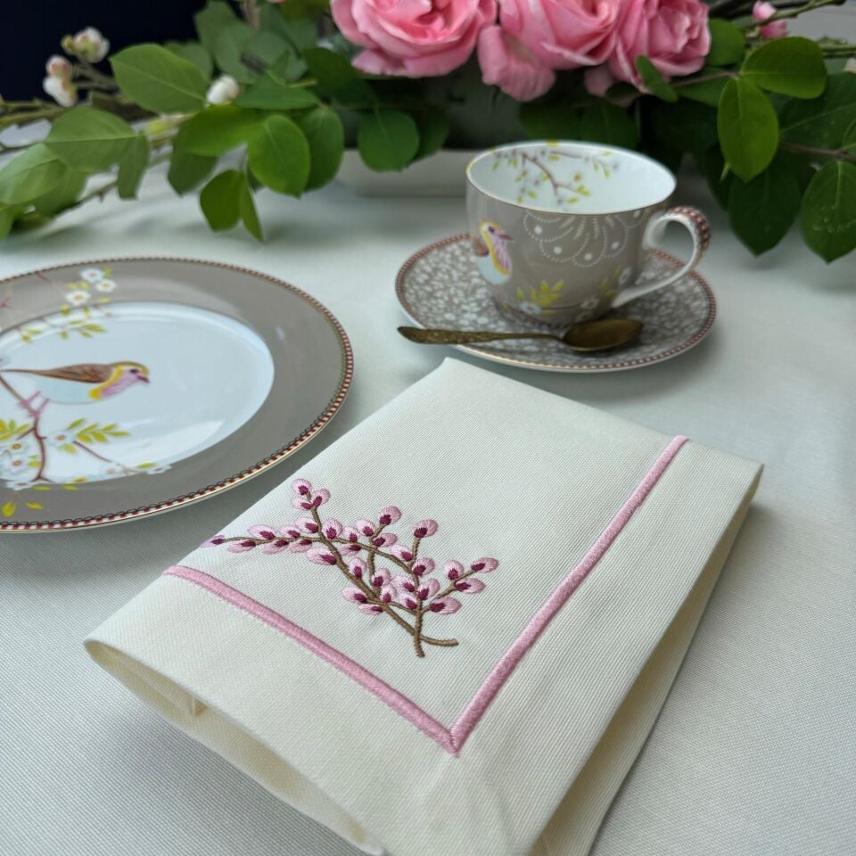 Bahar Dalı İşlemeli Masa Örtüsü Ve 8 Peçete