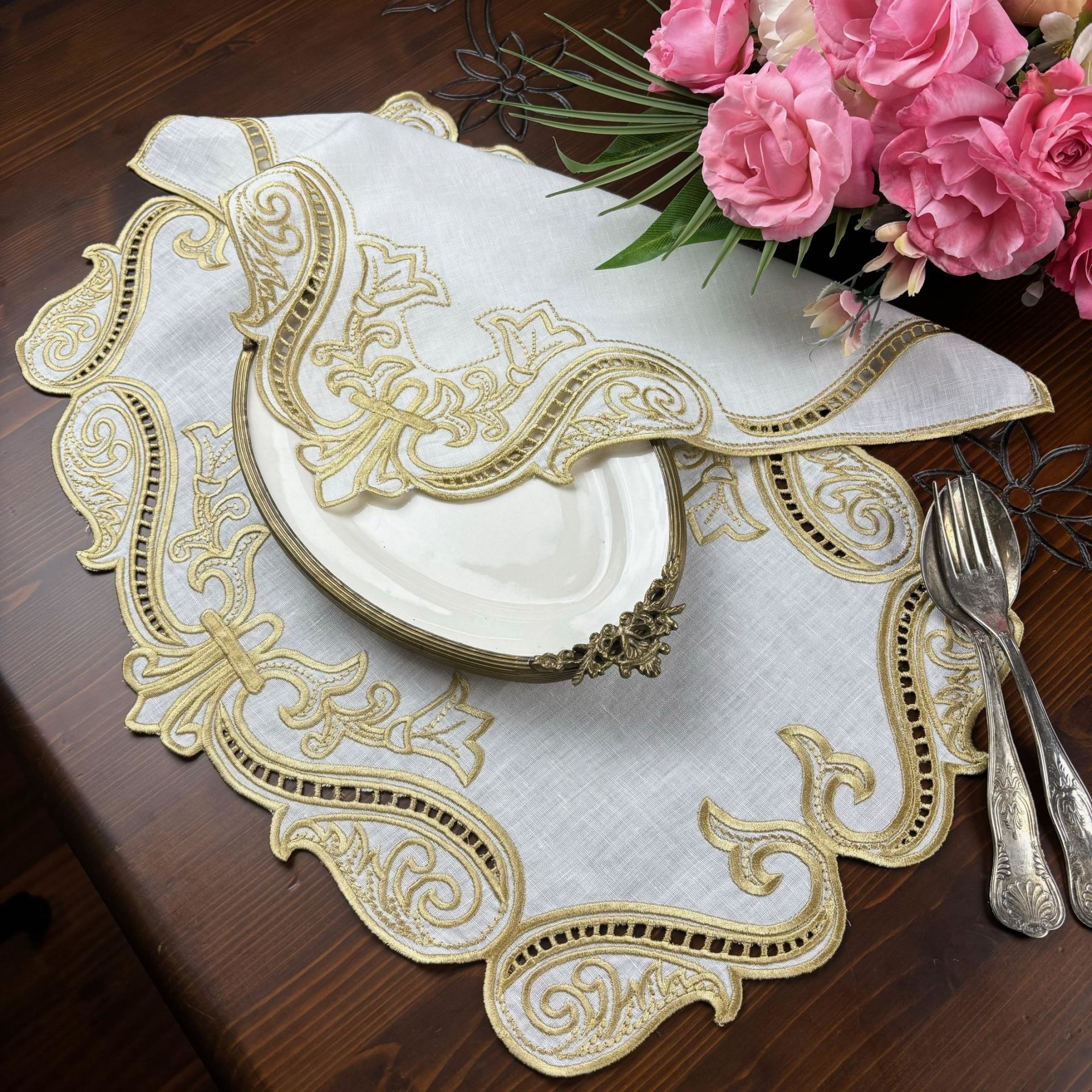 Royal Gold Keten Delik İşi Amerikan Servis-Peçete