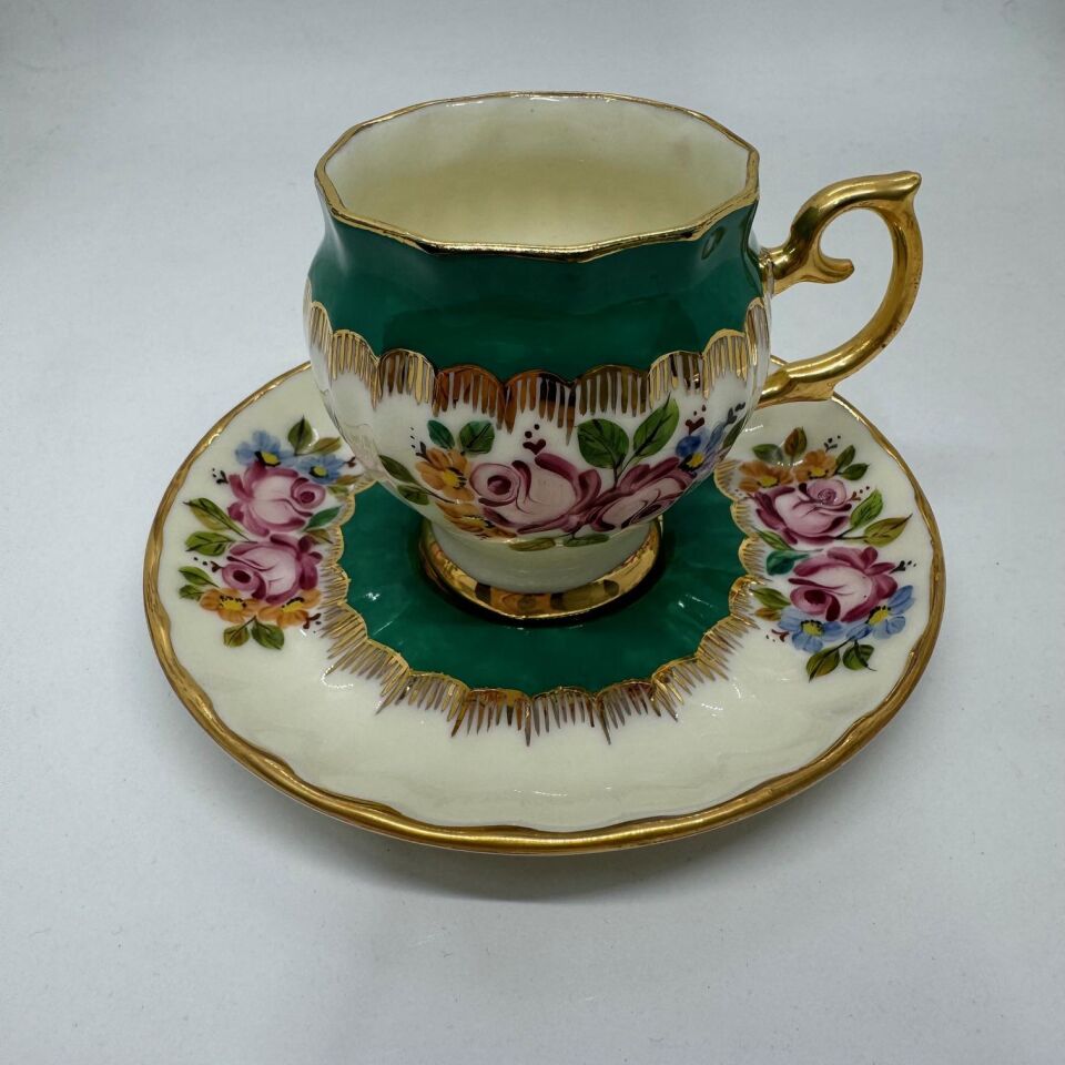 El Boyaması Melike Fincan Zümrüt